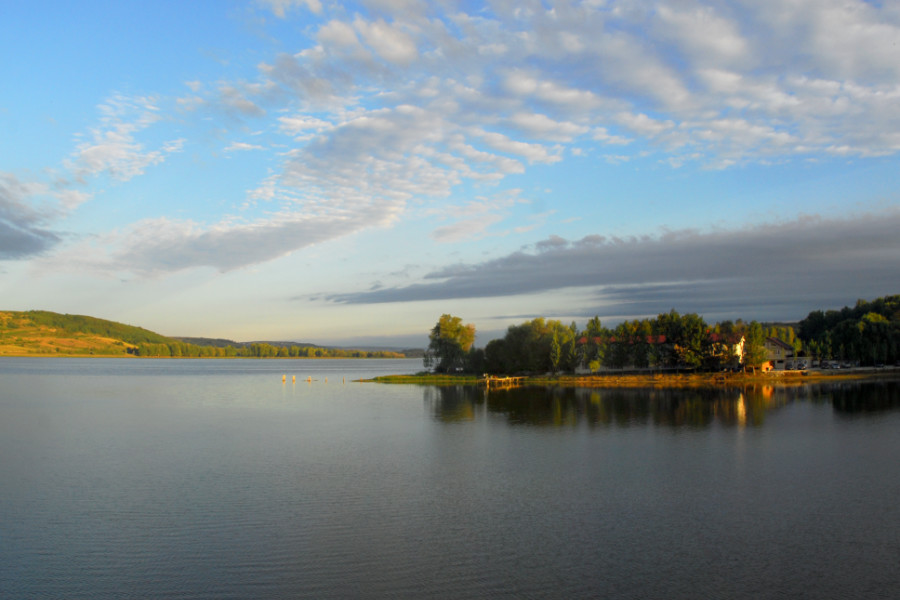 Morning Lake Costesti